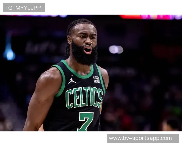 杰伦布朗:全力以赴展现自我同时激励身边队友共同进步 杰伦布朗:全力以赴展现自我同时激励身边队友共同进步