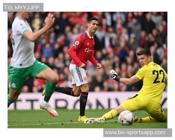 米罗狂揽15个篮板其中10个前场板助力球队翻盘正负值高达9 米罗狂揽15个篮板其中10个前场板助力球队翻盘正负值高达9