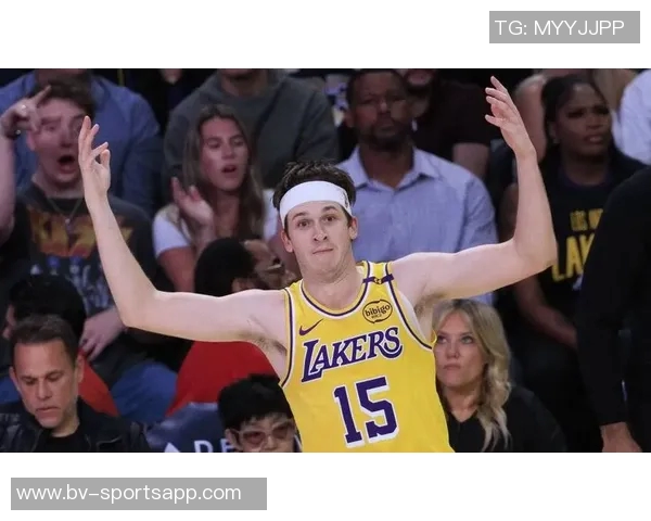 克尼佩尔半场表现低迷仅得5分2助攻正负值9成为全队最低 克尼佩尔半场表现低迷仅得5分2助攻正负值9成为全队最低